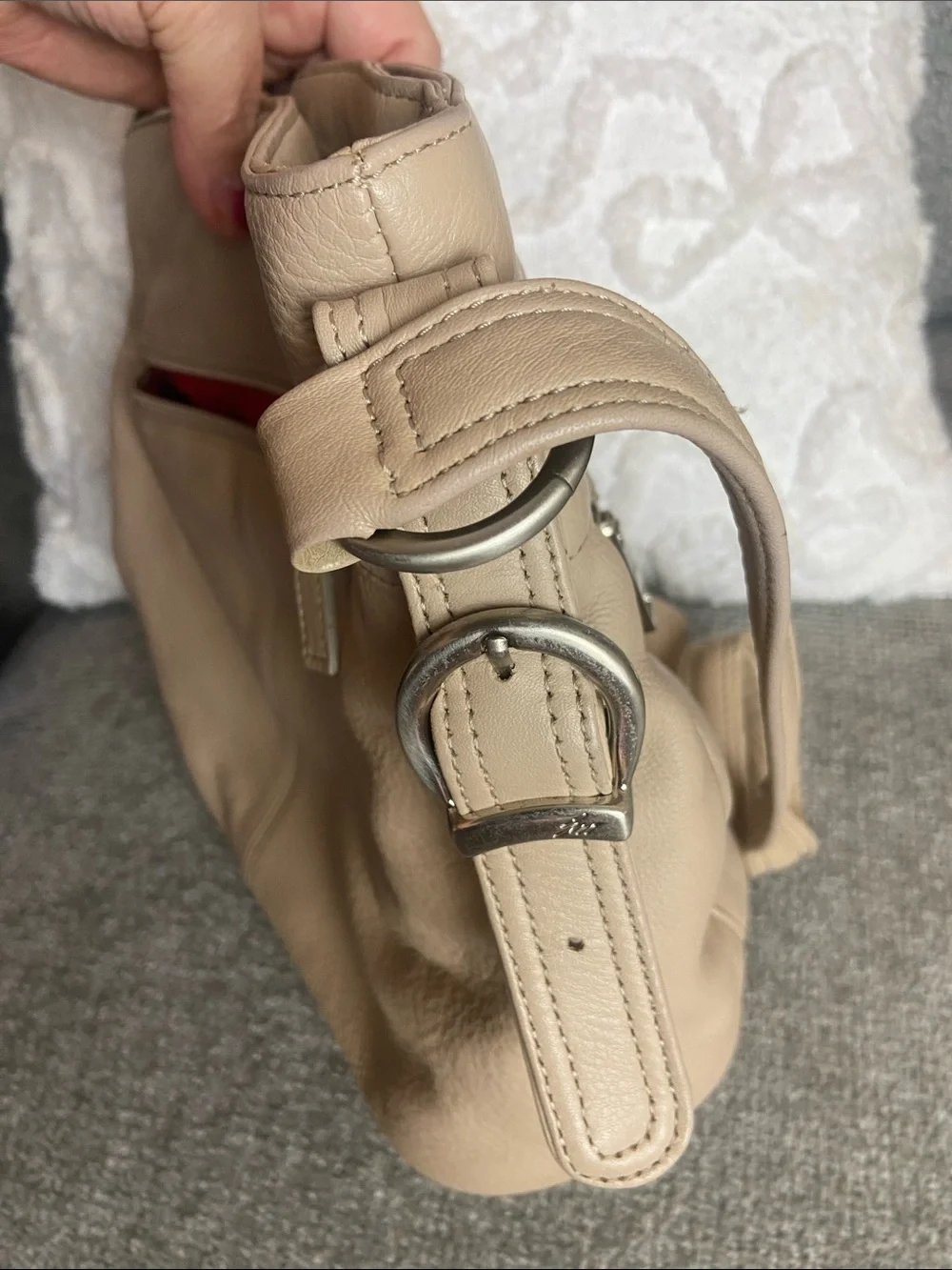 Stone Mountain Accessories Beige Pebbled Leather Crossbody Bag